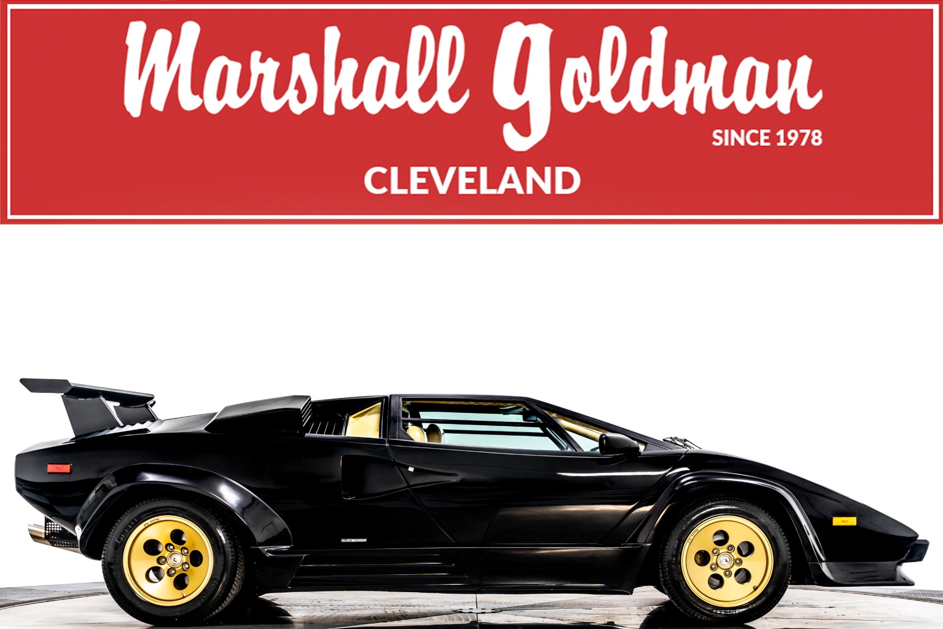 Darich バニティ 黒 ゴールド 911 GT3 RS 4.0 Black&Gold design. Share code : 744 316 464