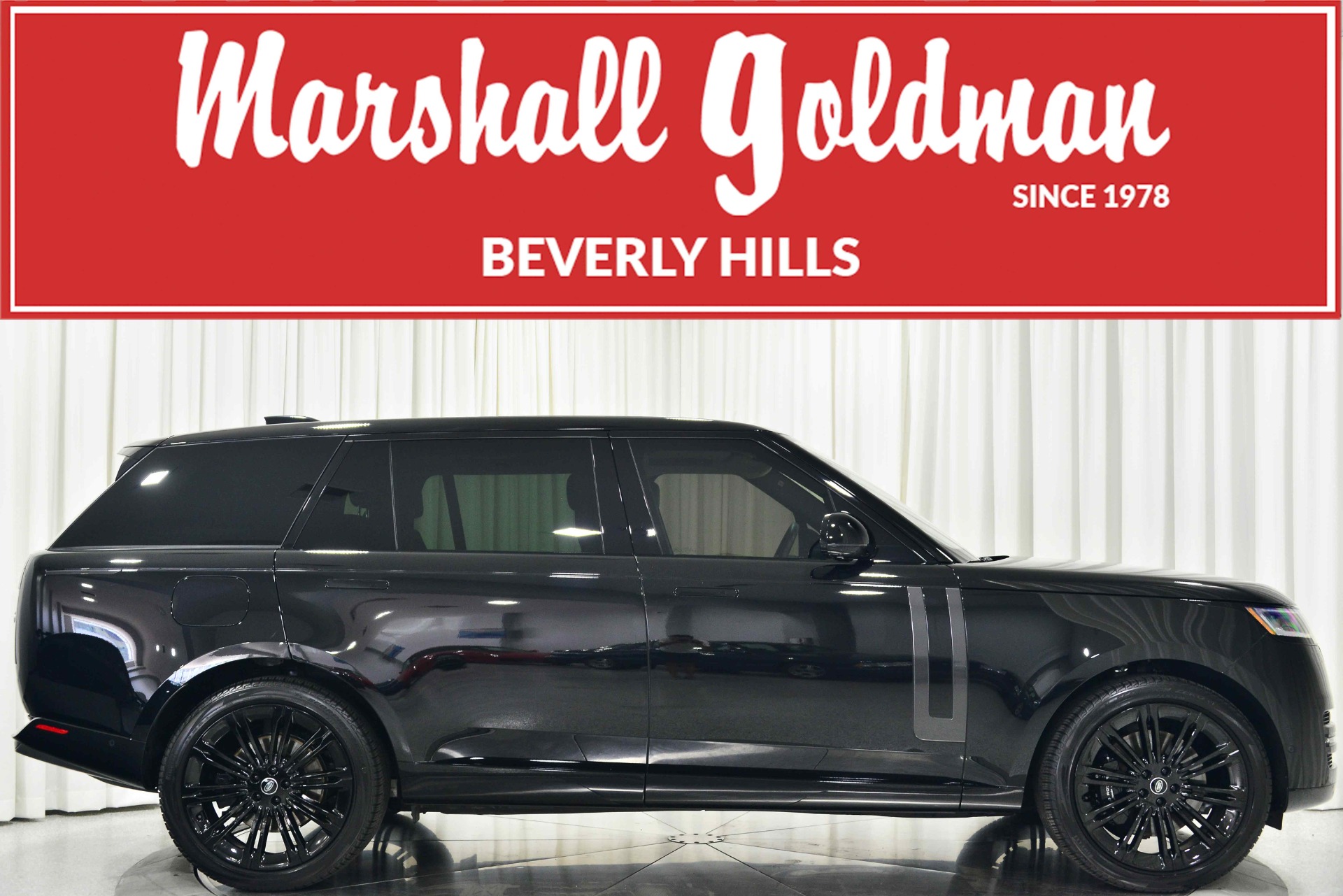Santorini Black Metallic Land Rover Range Rover P530 SE LWB 7 Passenger ...