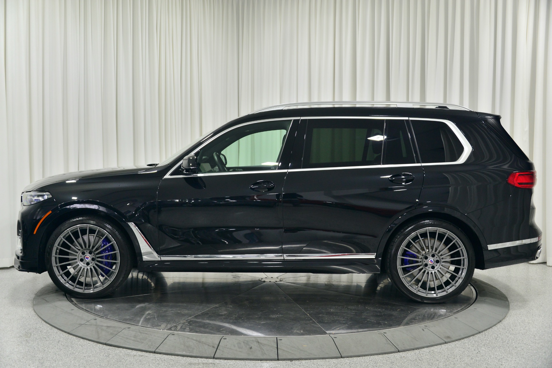 Black Sapphire Metallic BMW ALPINA XB7 with 4.4L TwinPower Turbo