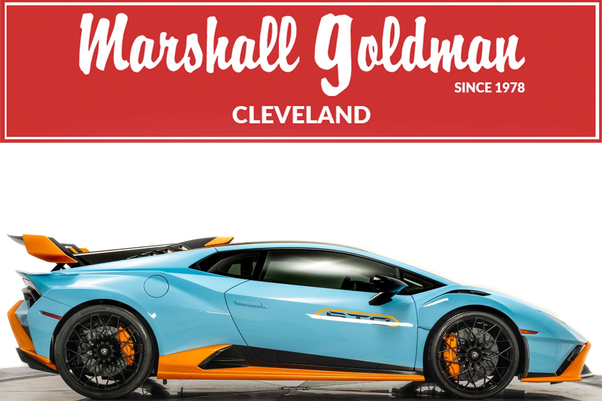 Lamborghini Huracán カタログ Blu Laufey Lamborghini Huracan STO with 5.2L V10 631hp 417ft. lbs