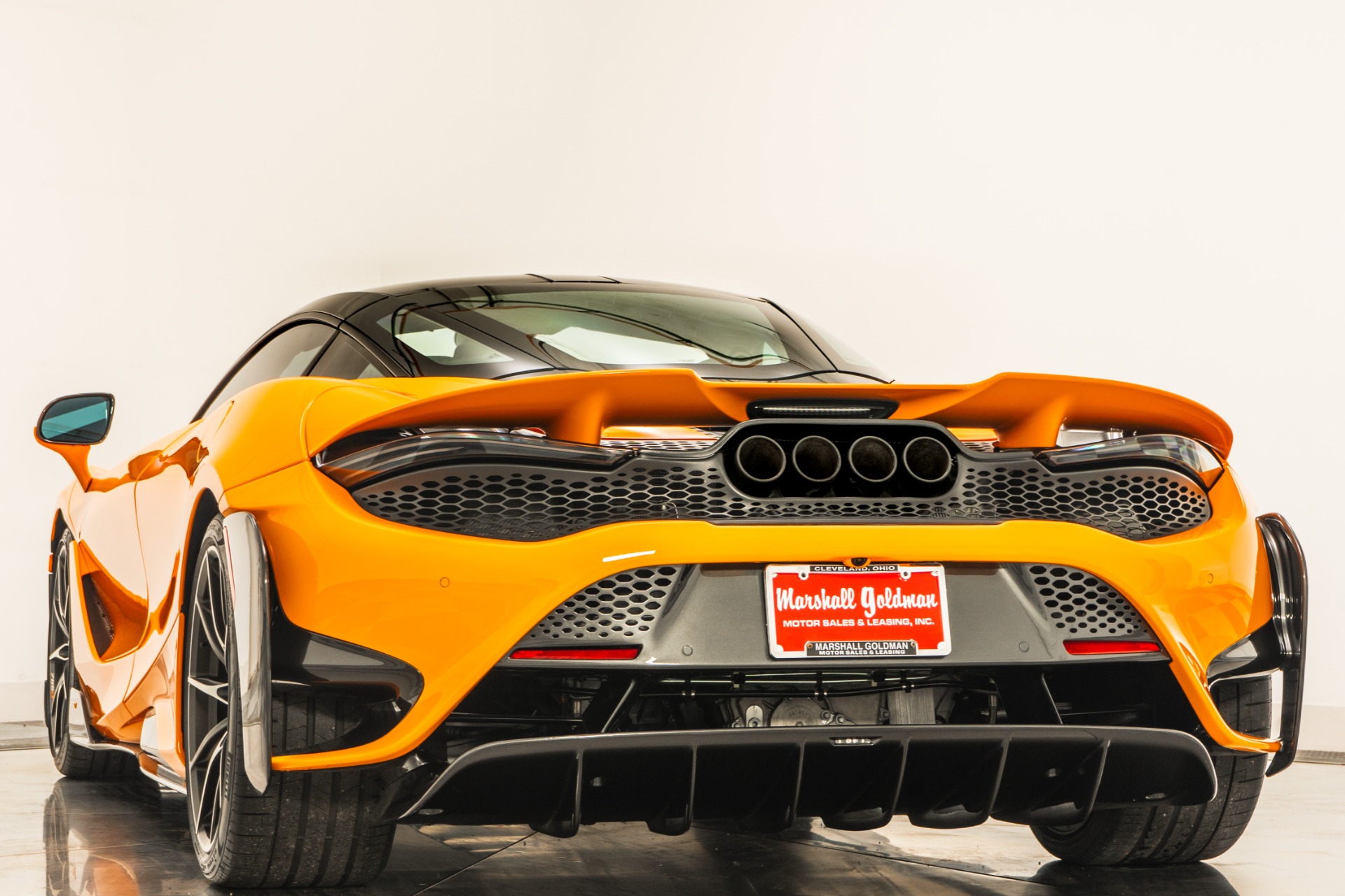 McLaren Orange McLaren 765LT with 4.0L Twin Turbo V8 755hp 590ft