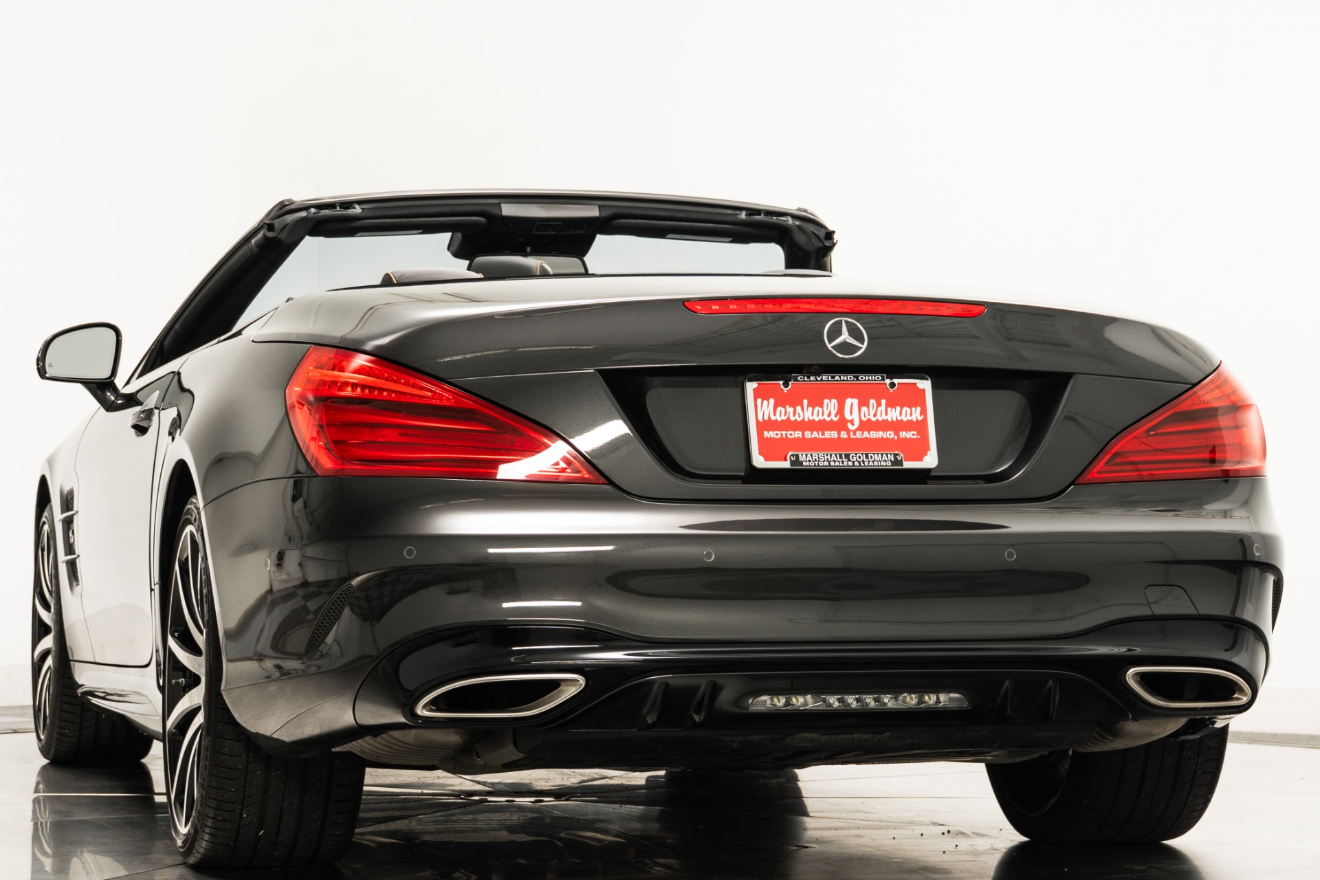 Graphite Grey Metallic Mercedes-Benz SL 550 Grand Edition with 4.7
