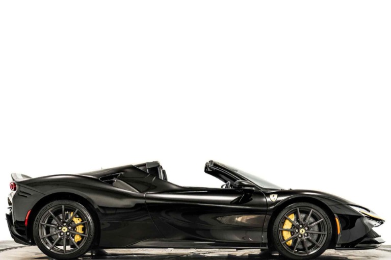 Nero Daytona Ferrari SF90 Spider Assetto Fiorano with 4.0L Plug-in