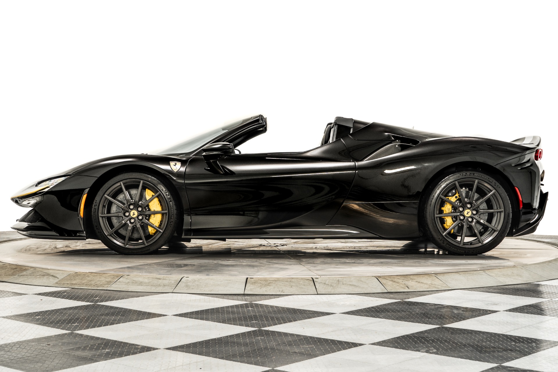 Nero Daytona Ferrari SF90 Spider Assetto Fiorano with 4.0L Plug-in