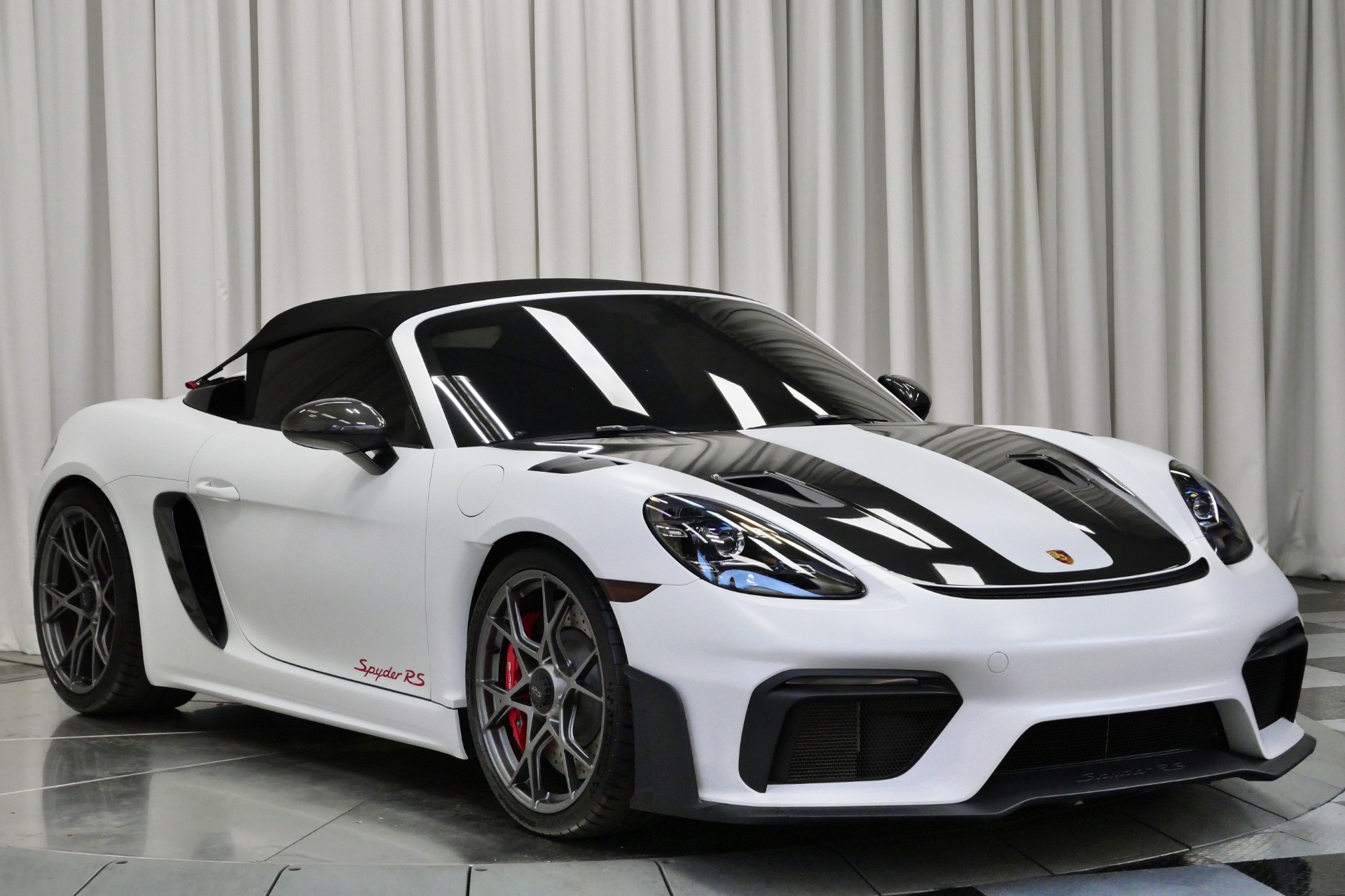 2024 Porsche Boxster Spyder photo 3