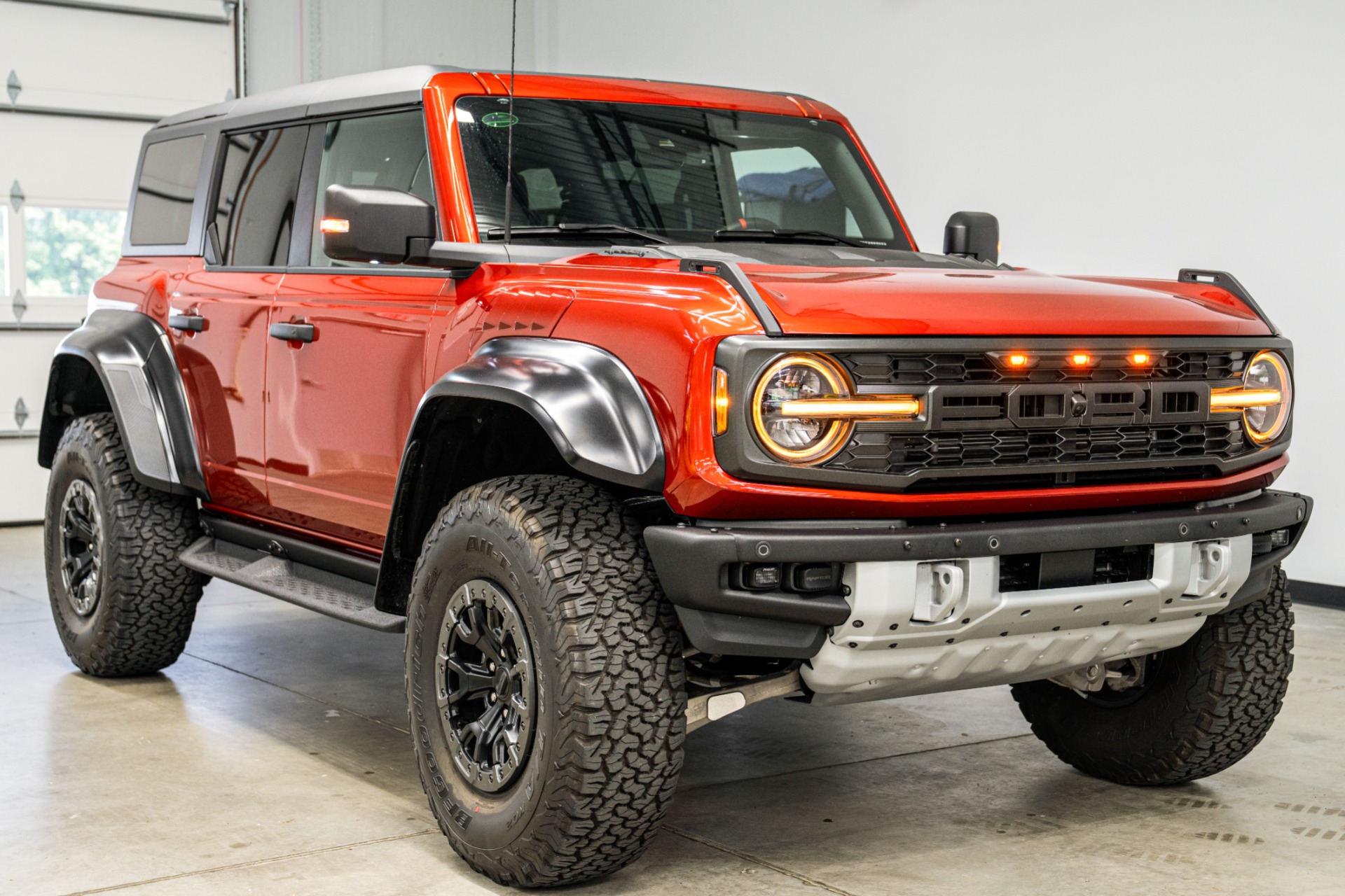 2023 Ford Bronco Raptor photo 2
