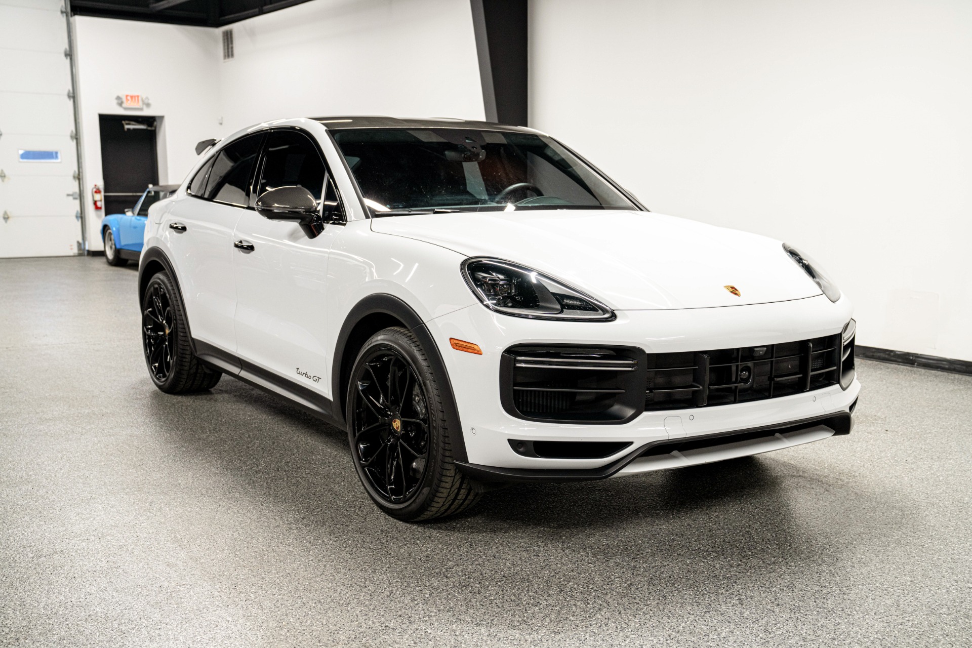2023 Porsche Cayenne Coupe Turbo GT photo 3