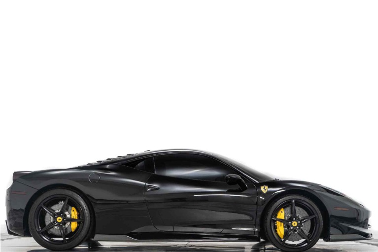 Nero Ferrari 458 Italia with 4.5L V8 562hp 398ft. lbs. Engine For