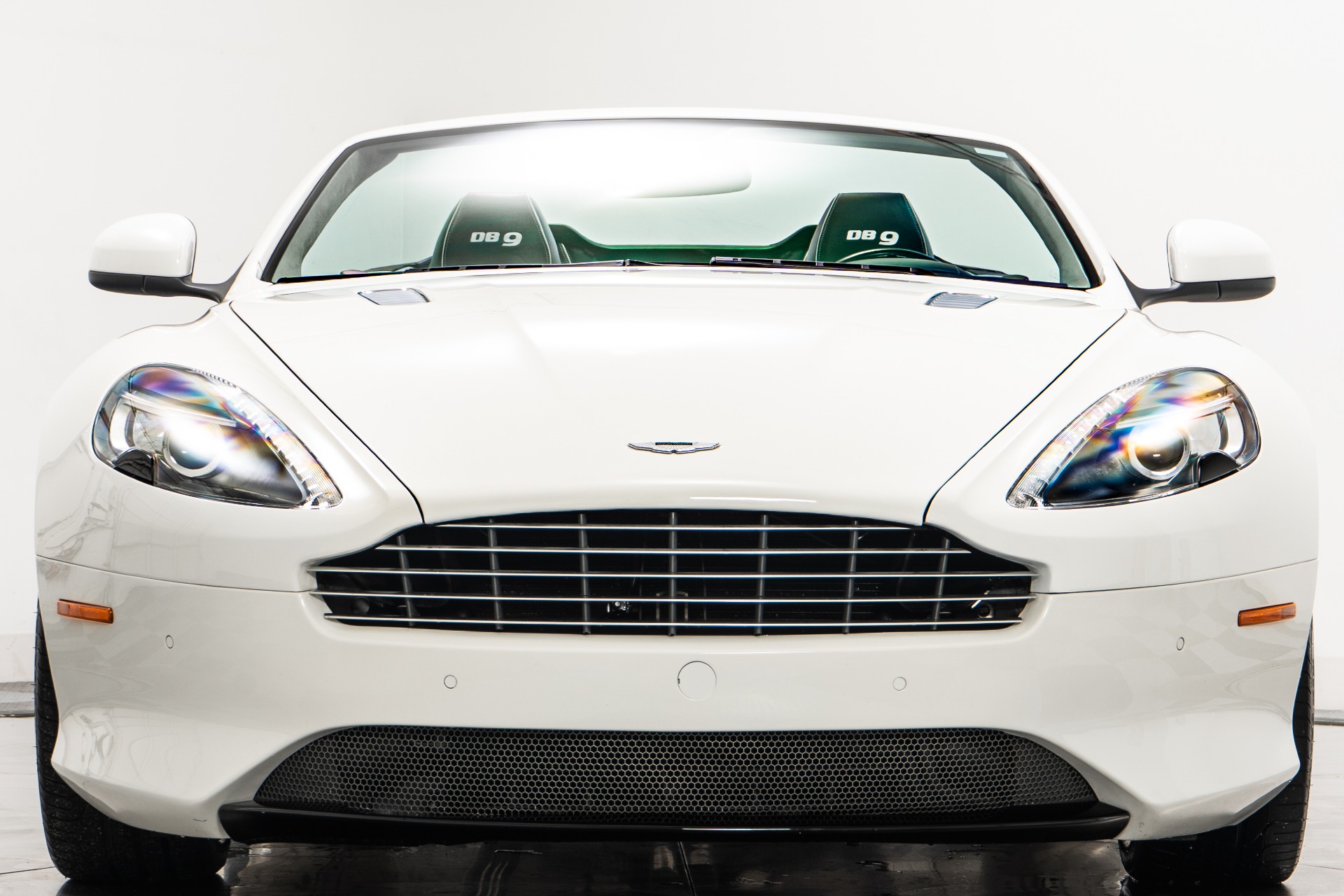 2014 Aston Martin DB9 Volante photo 4