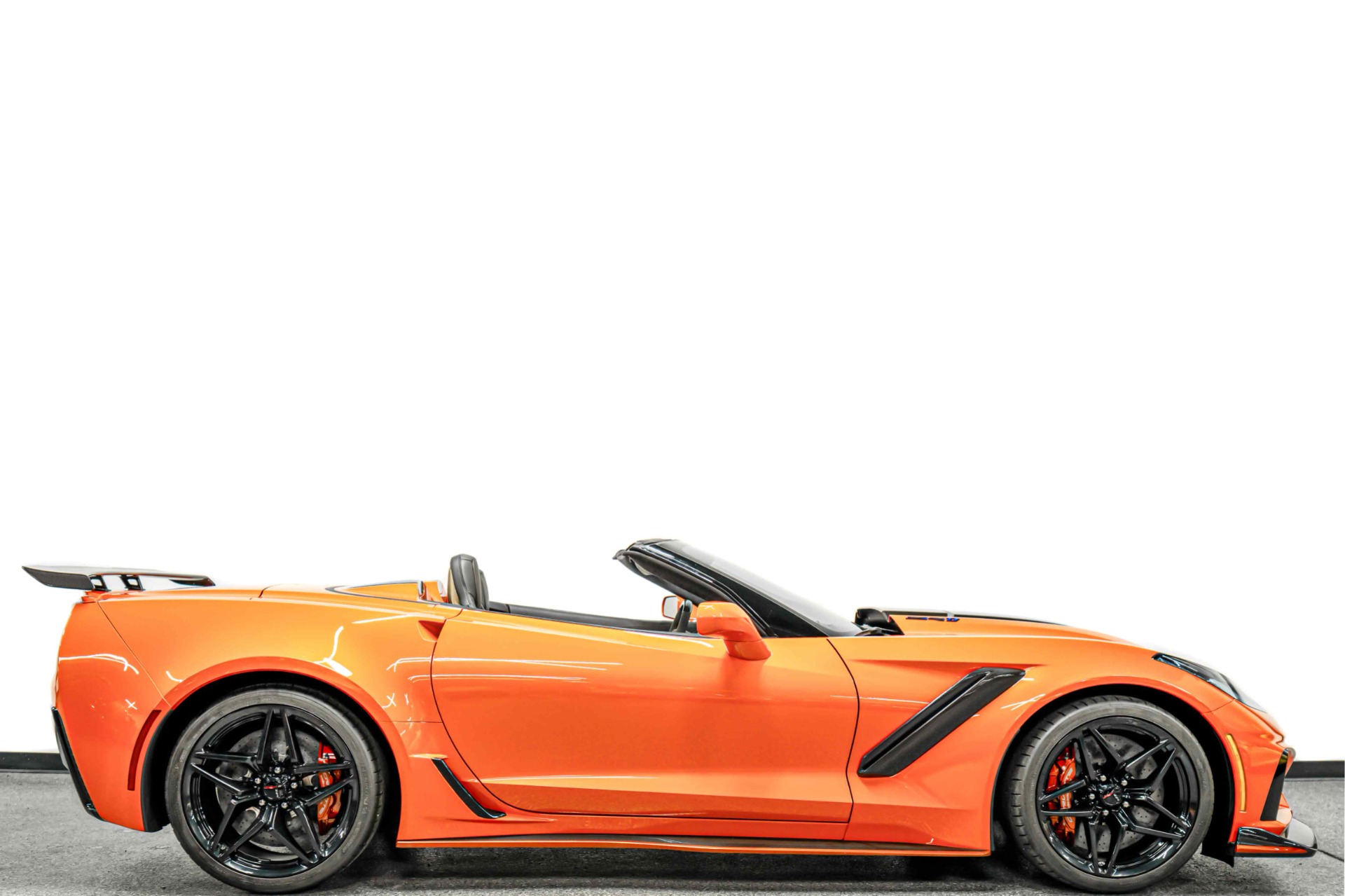 2019 Chevrolet Corvette ZR1 Convertible 3ZR photo 2