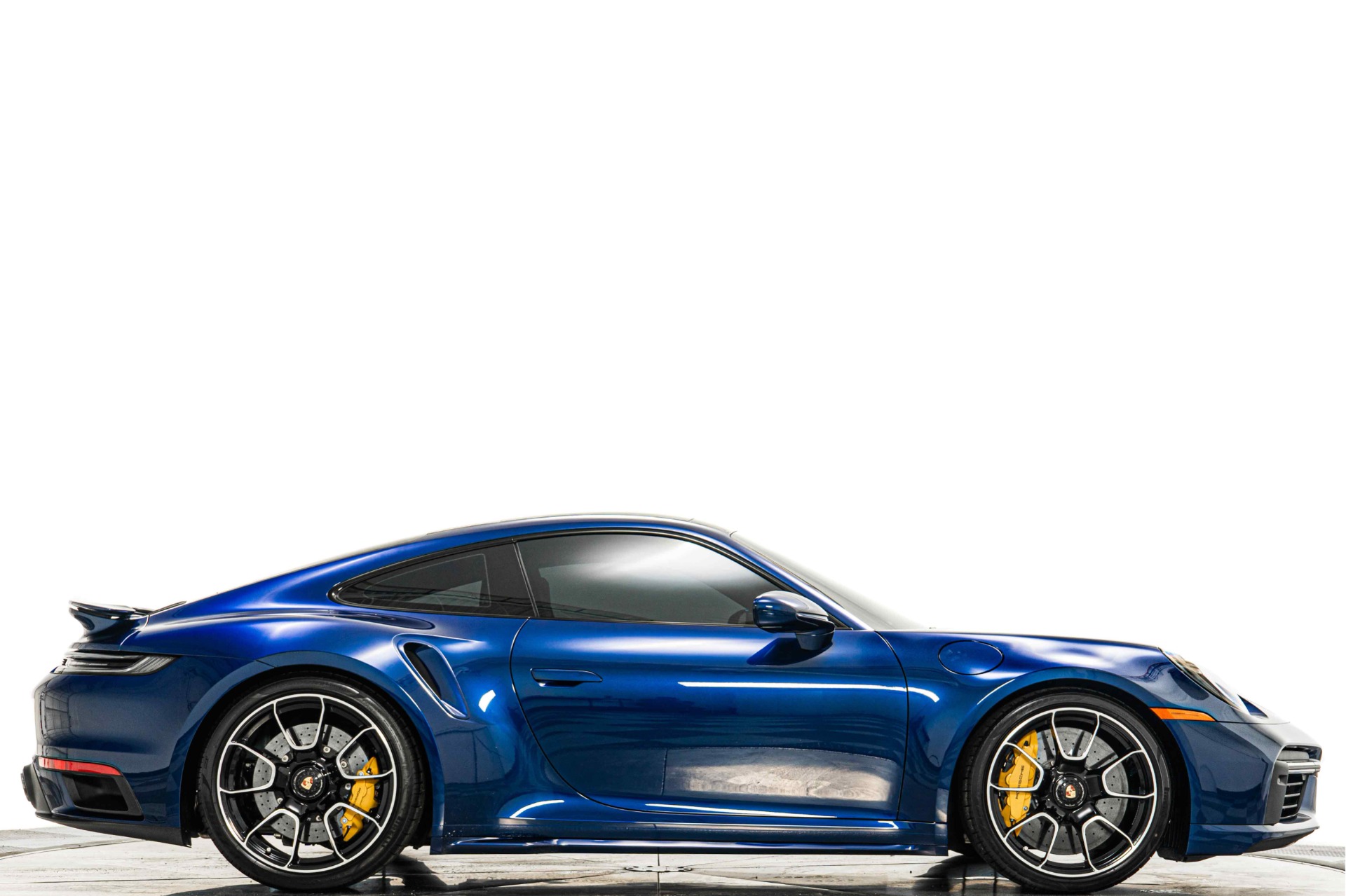 2022 Porsche 911 Turbo S photo 2
