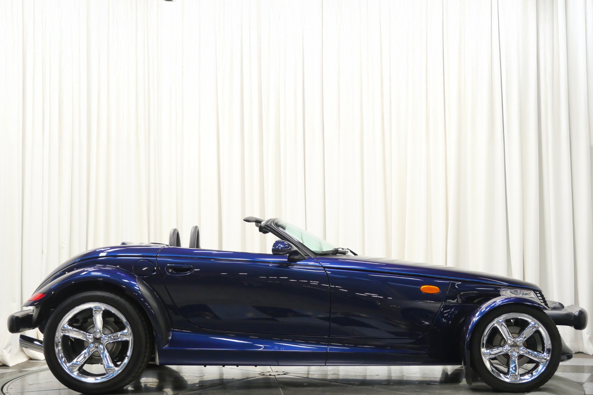2001 Plymouth Prowler Base photo 2