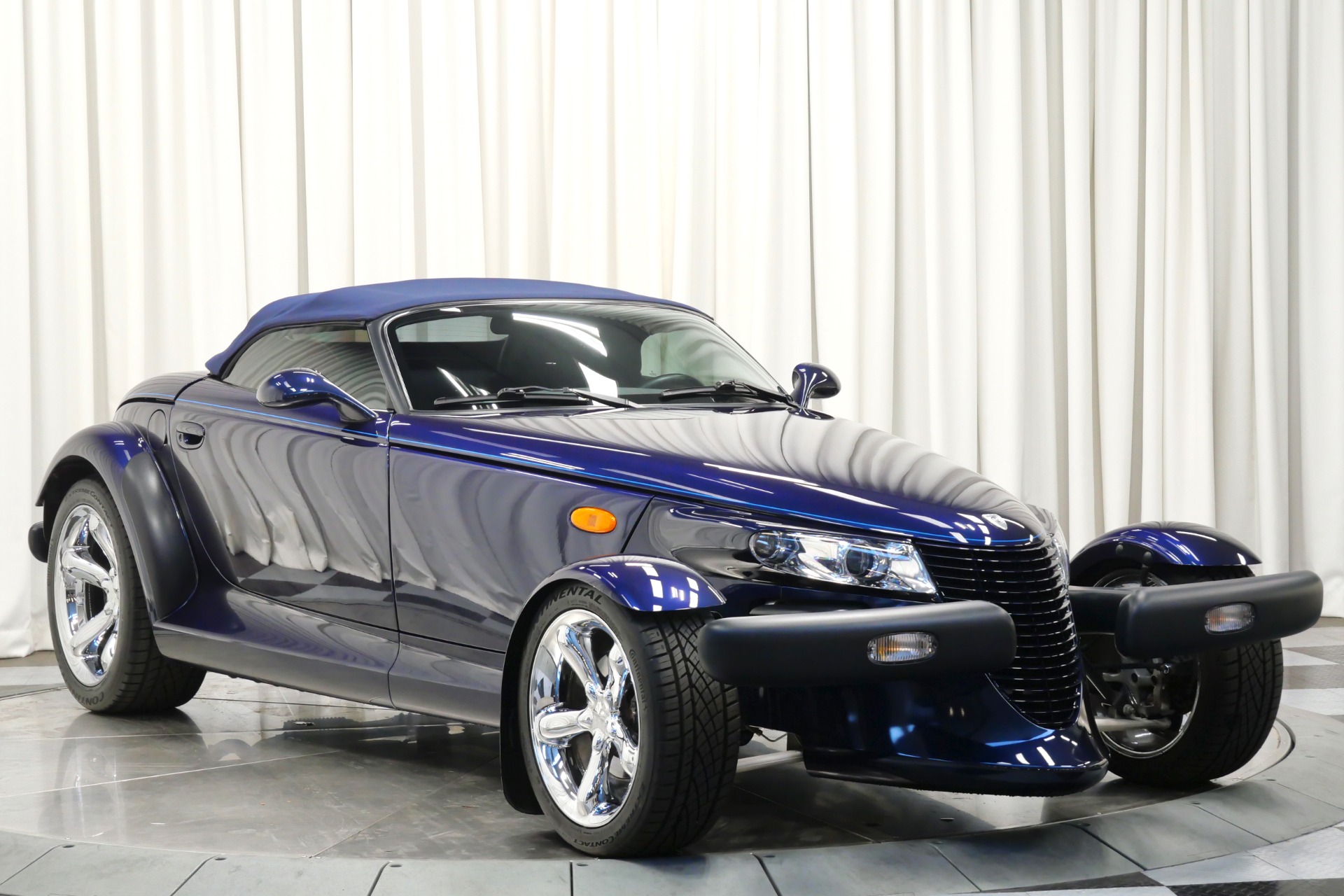 2001 Plymouth Prowler Base photo 3