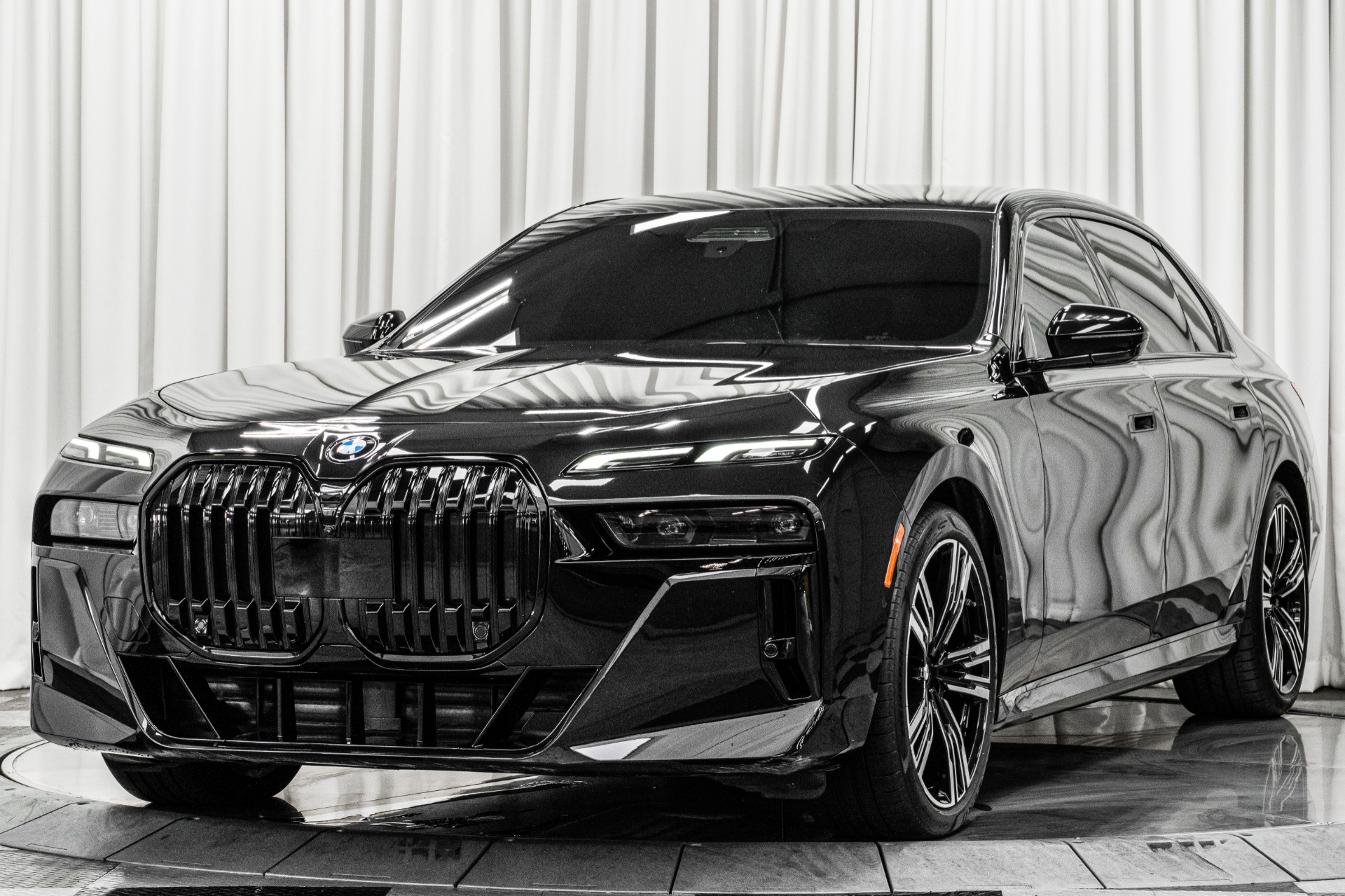 2023 Bmw M760i xDrive photo 4