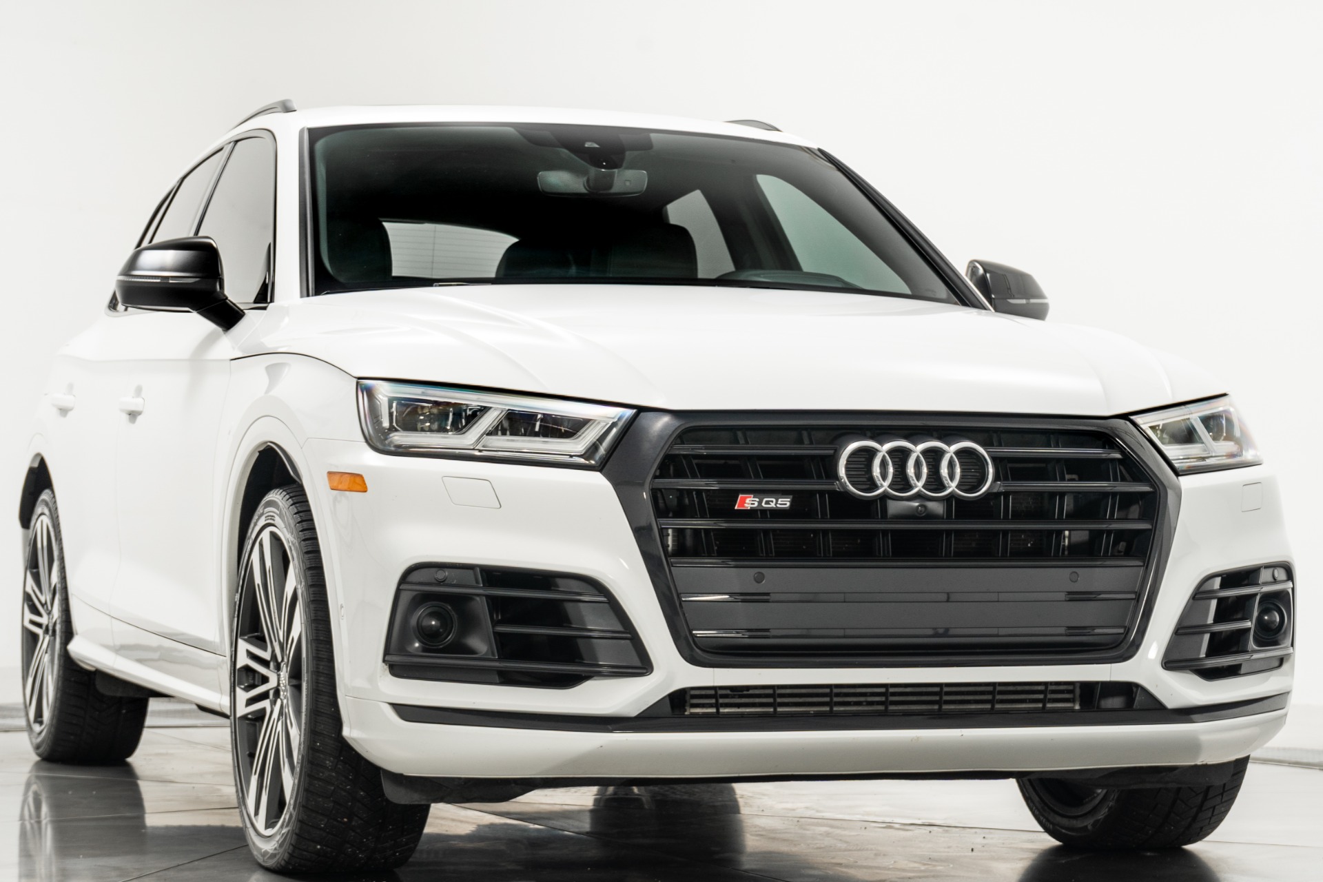 2020 Audi SQ5 Prestige photo 3