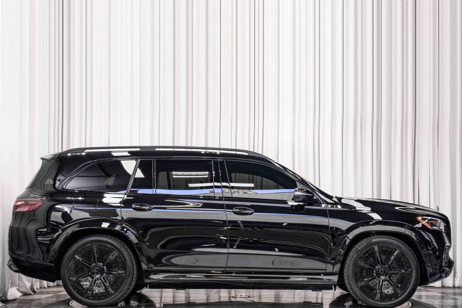 Obsidian Black Metallic Mercedes-Benz Mercedes-Maybach GLS 600