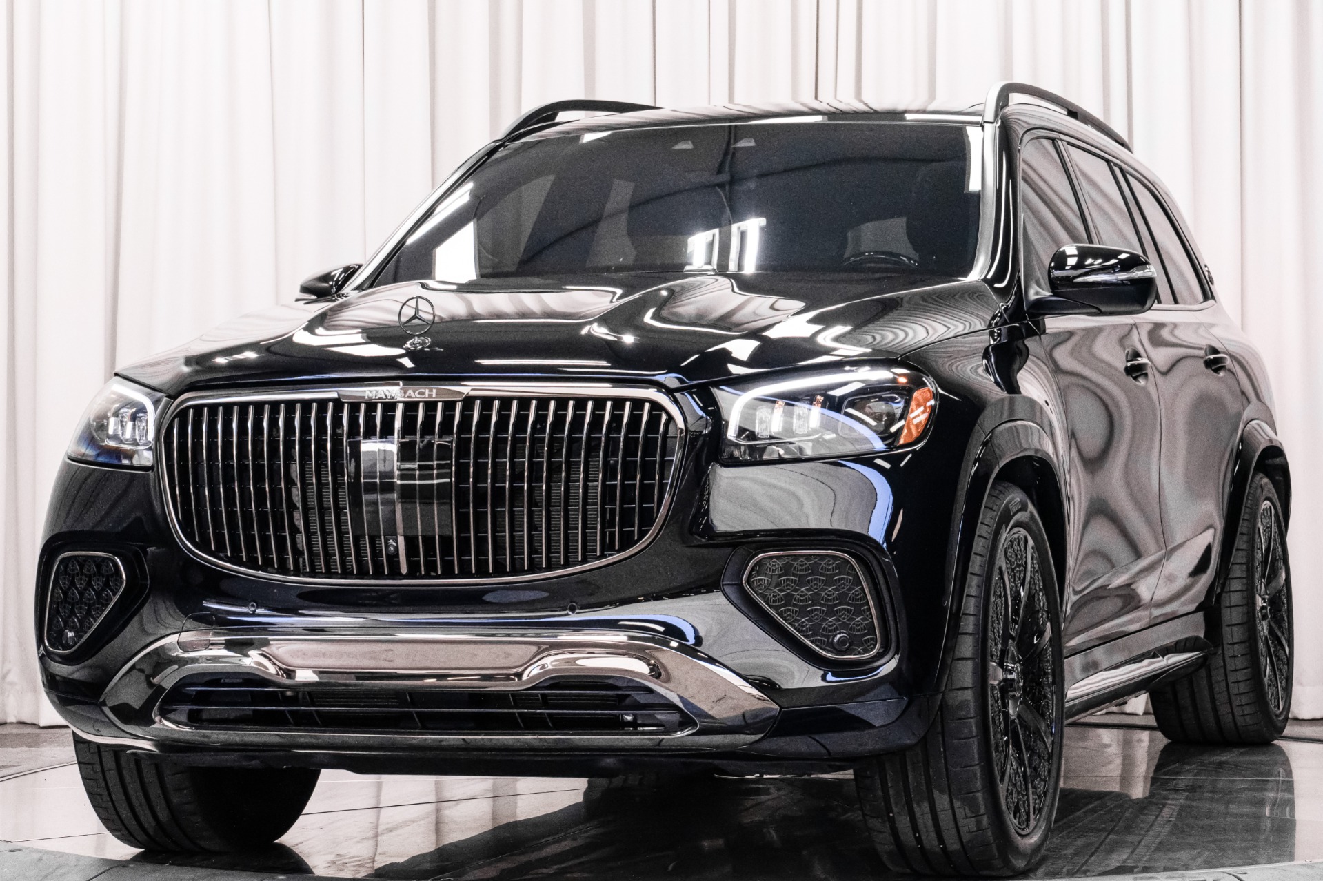 Obsidian Black Metallic Mercedes-Benz Mercedes-Maybach GLS 600