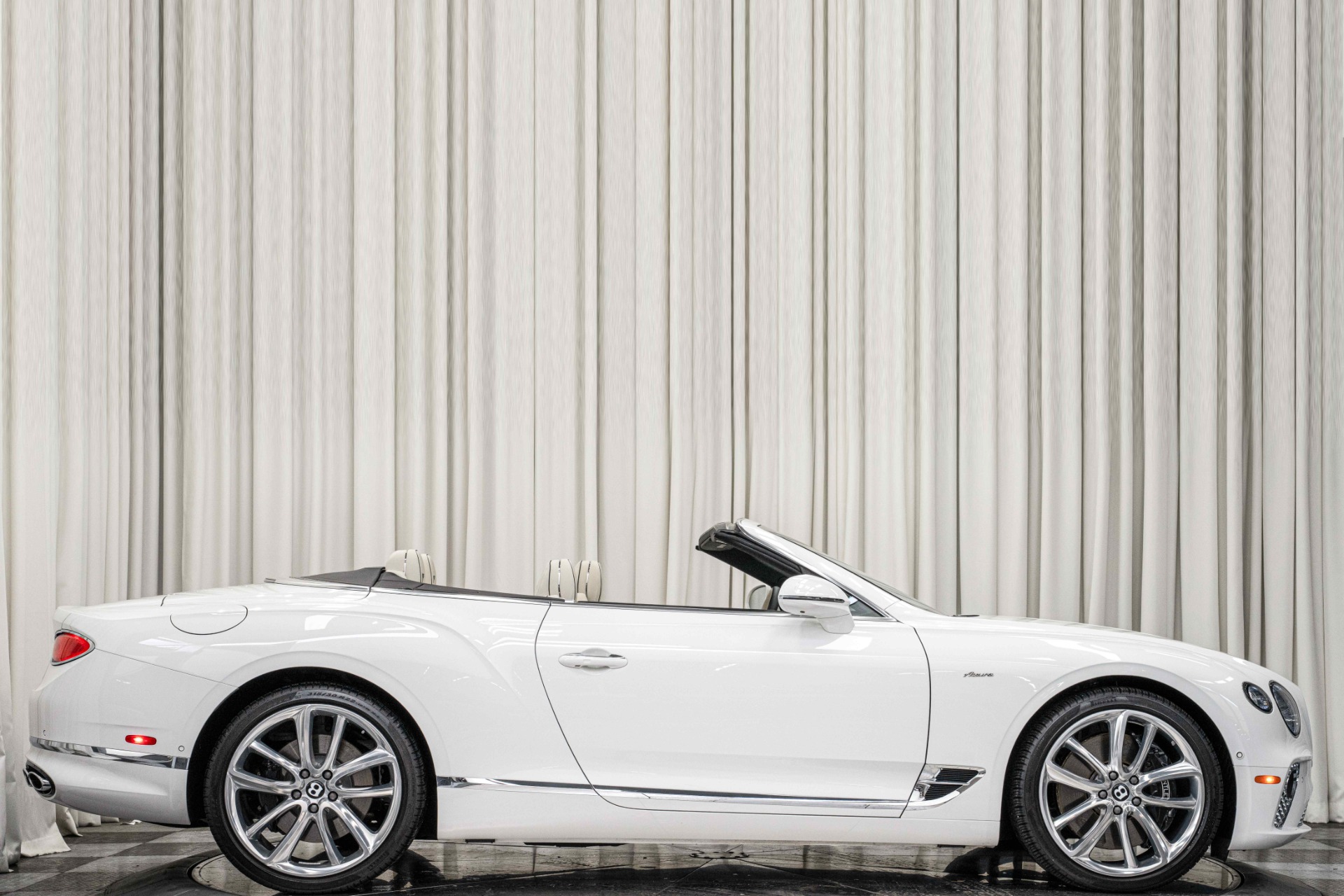 2023 Bentley Continental GTC Azure V8 photo 2