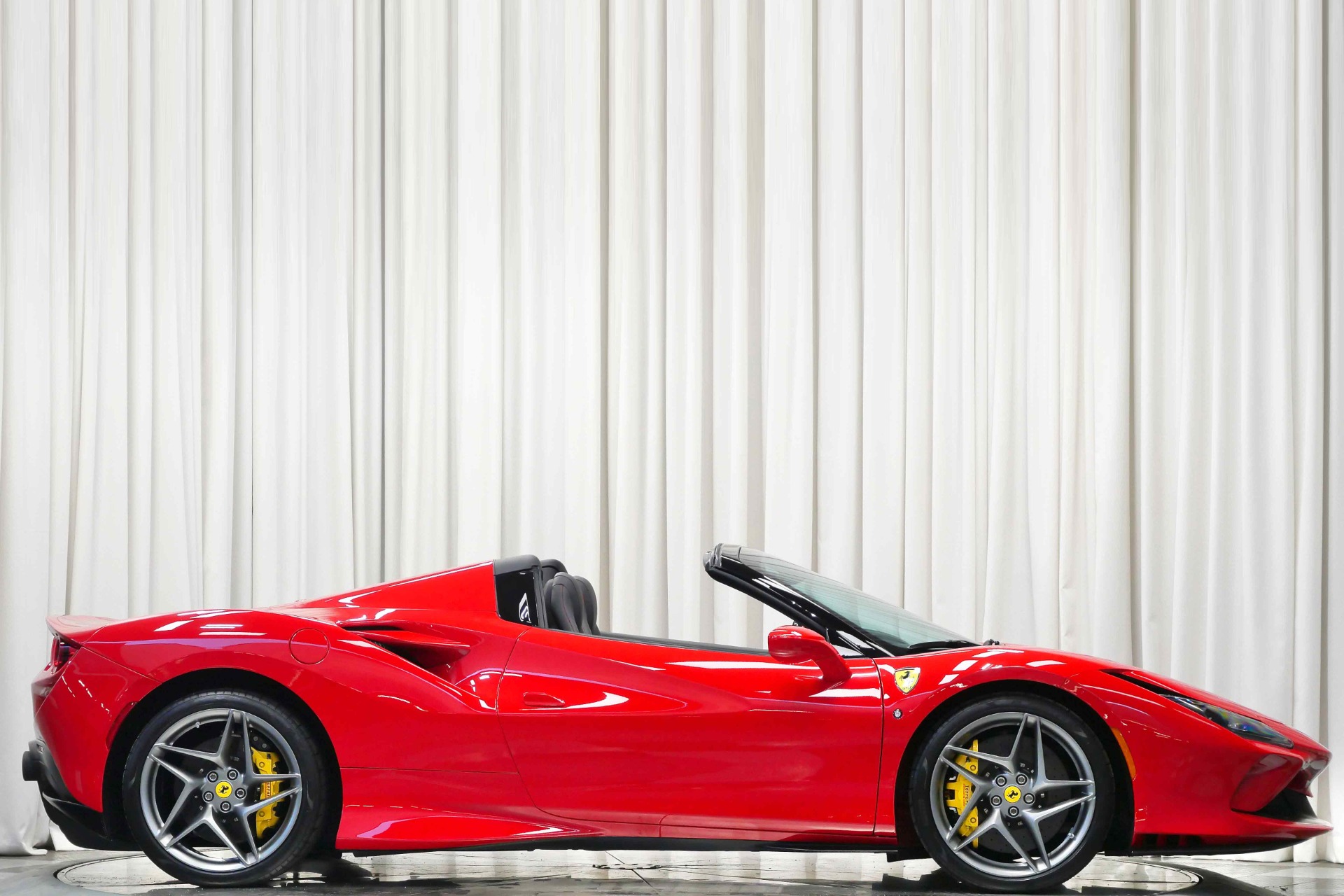 2022 Ferrari F8 Spider photo 2