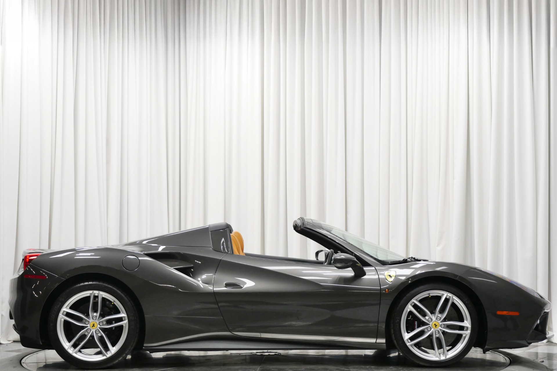 2017 Ferrari 488 Spider -Ferrari Historical Color, Sport Exhaust, Daytona Seats — photo 1 of 57