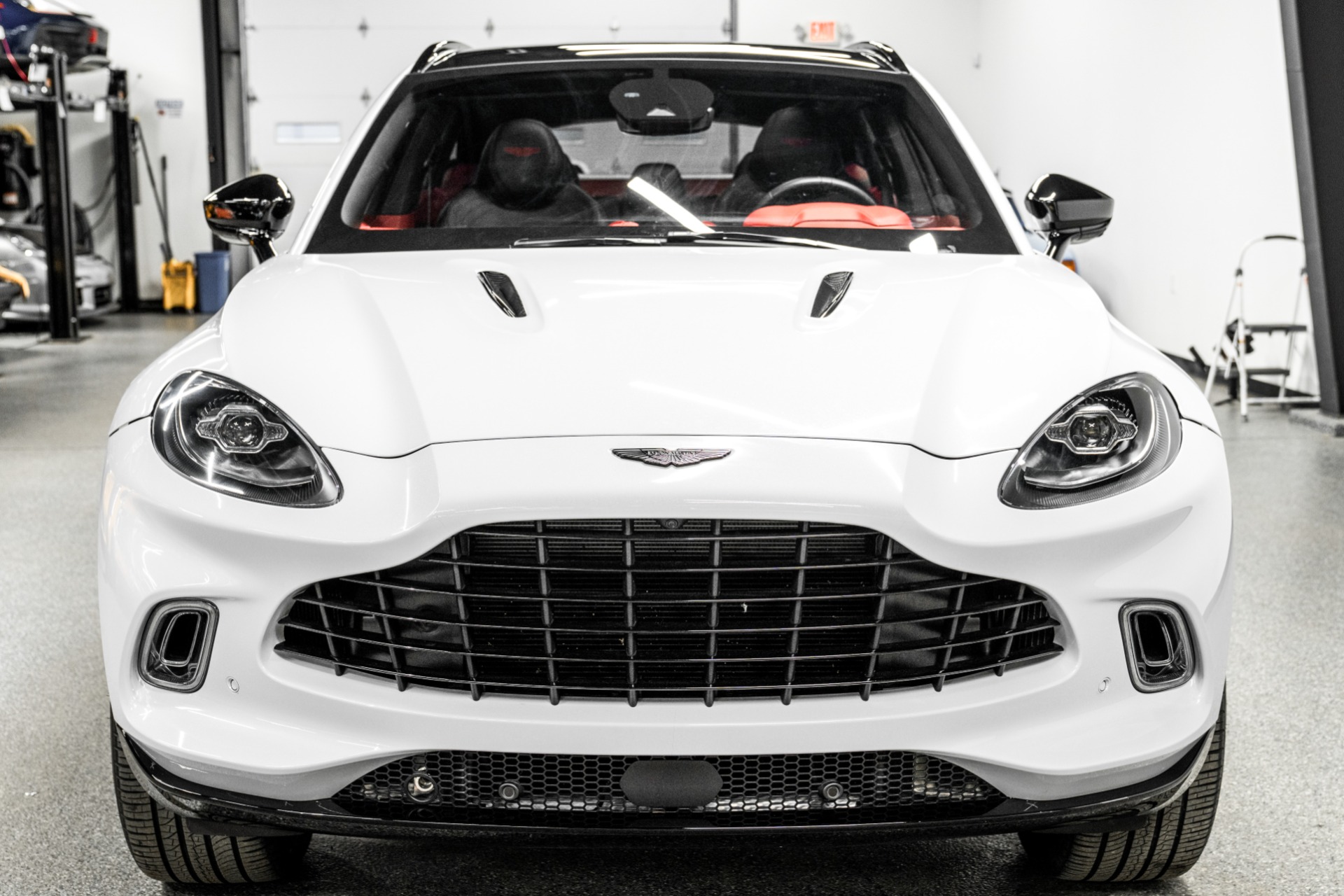 2021 Aston Martin DBX AM8 photo 4