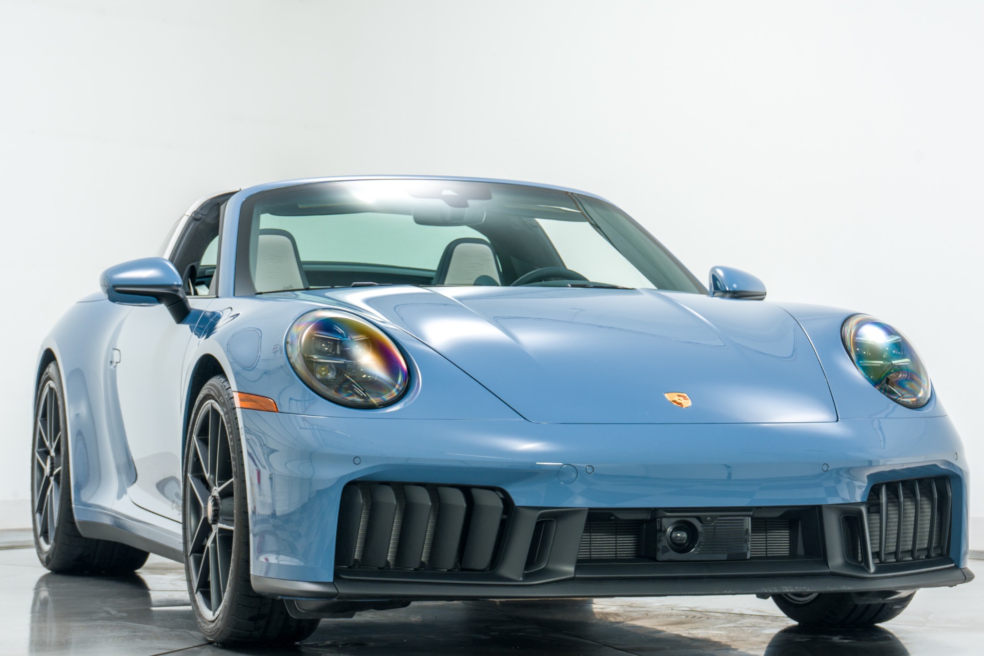 2026 Porsche 911 Targa 4 GTS photo 2