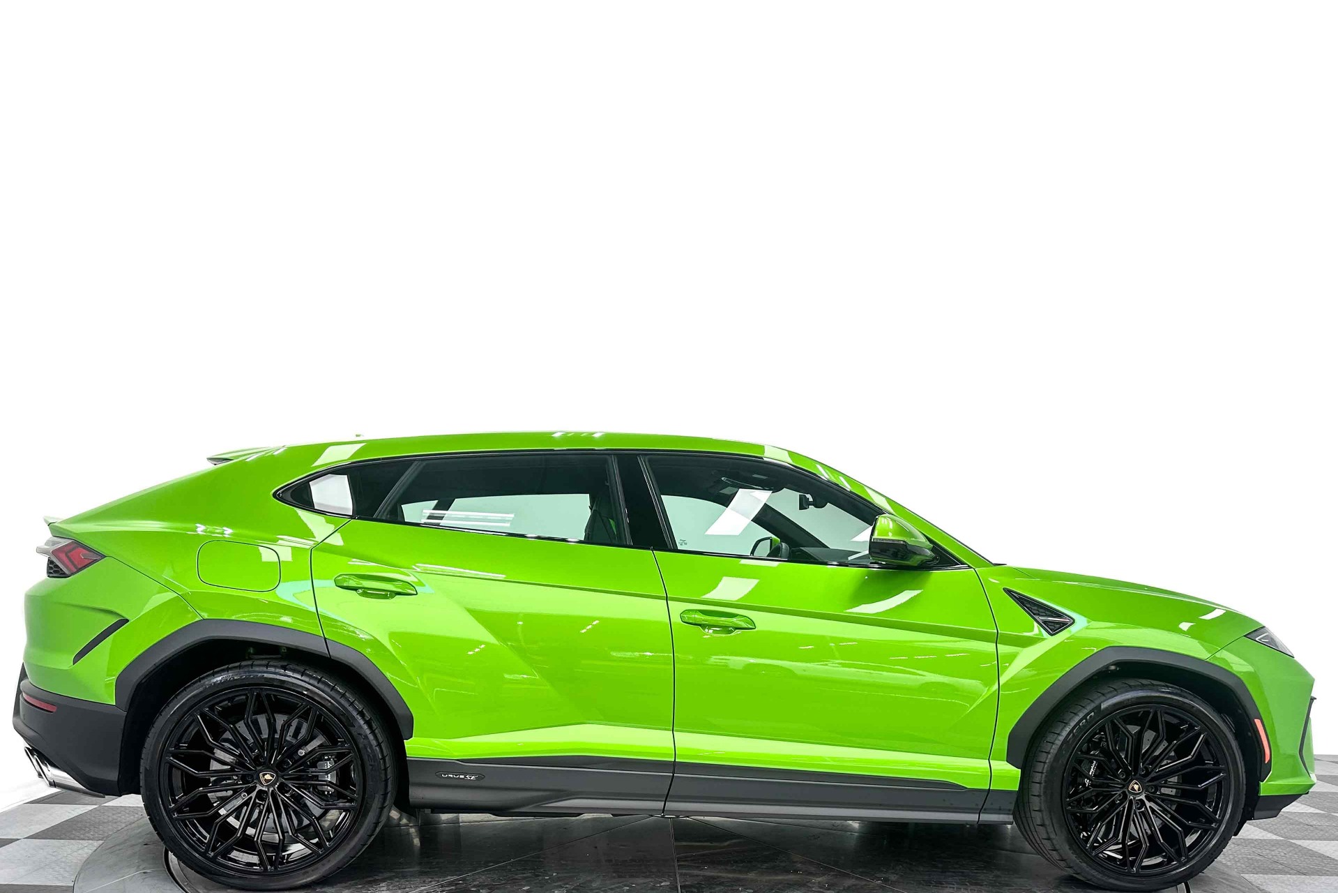 2025 Lamborghini Urus SE -Bicolor Sportive Interior, 870 Miles, 789 Horsepower — photo 1 of 38