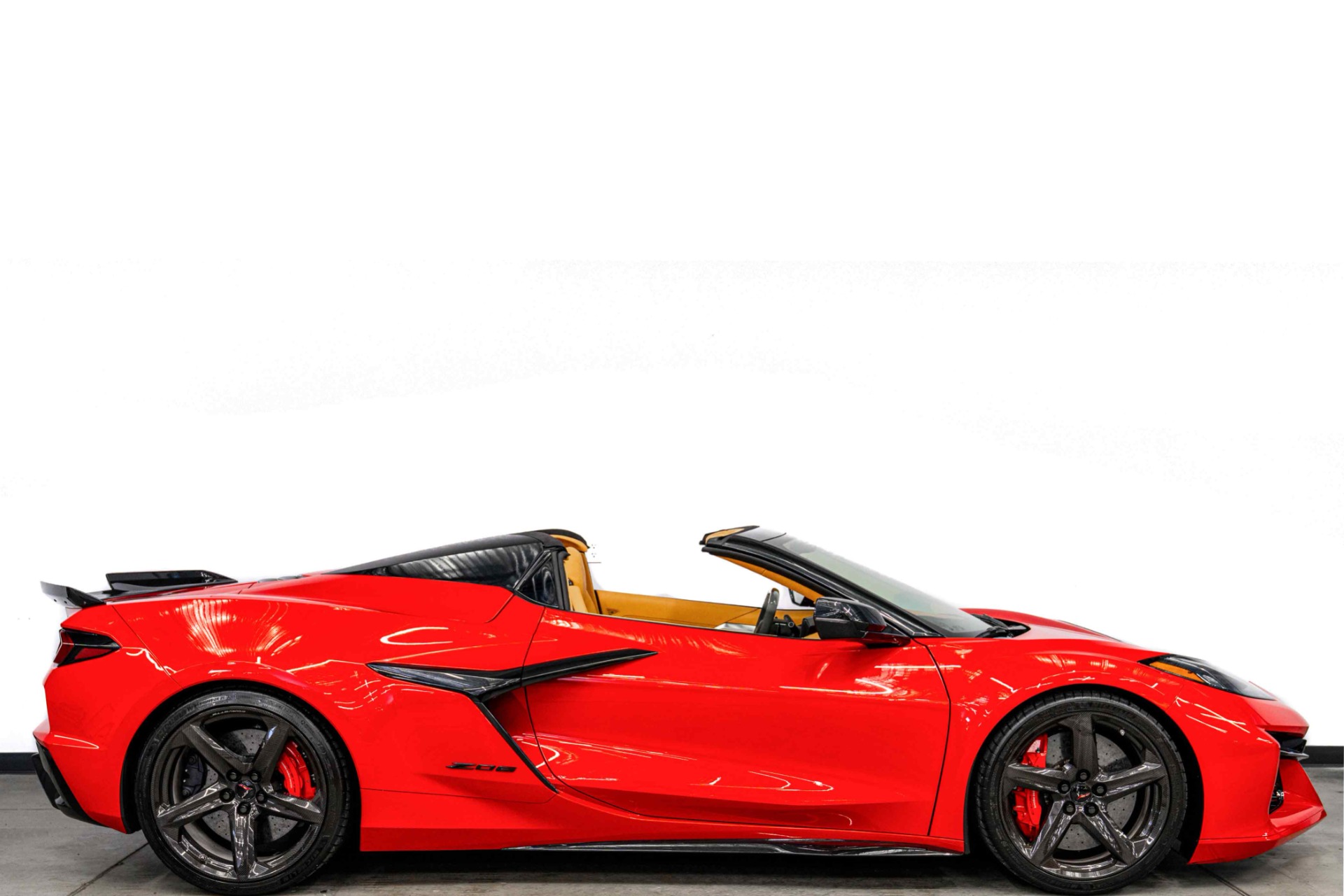 2023 Chevrolet Corvette Z06 Convertible -Carbon Fiber Wheels, Carbon Fiber Interior Trim Level 2 — photo 1 of 43
