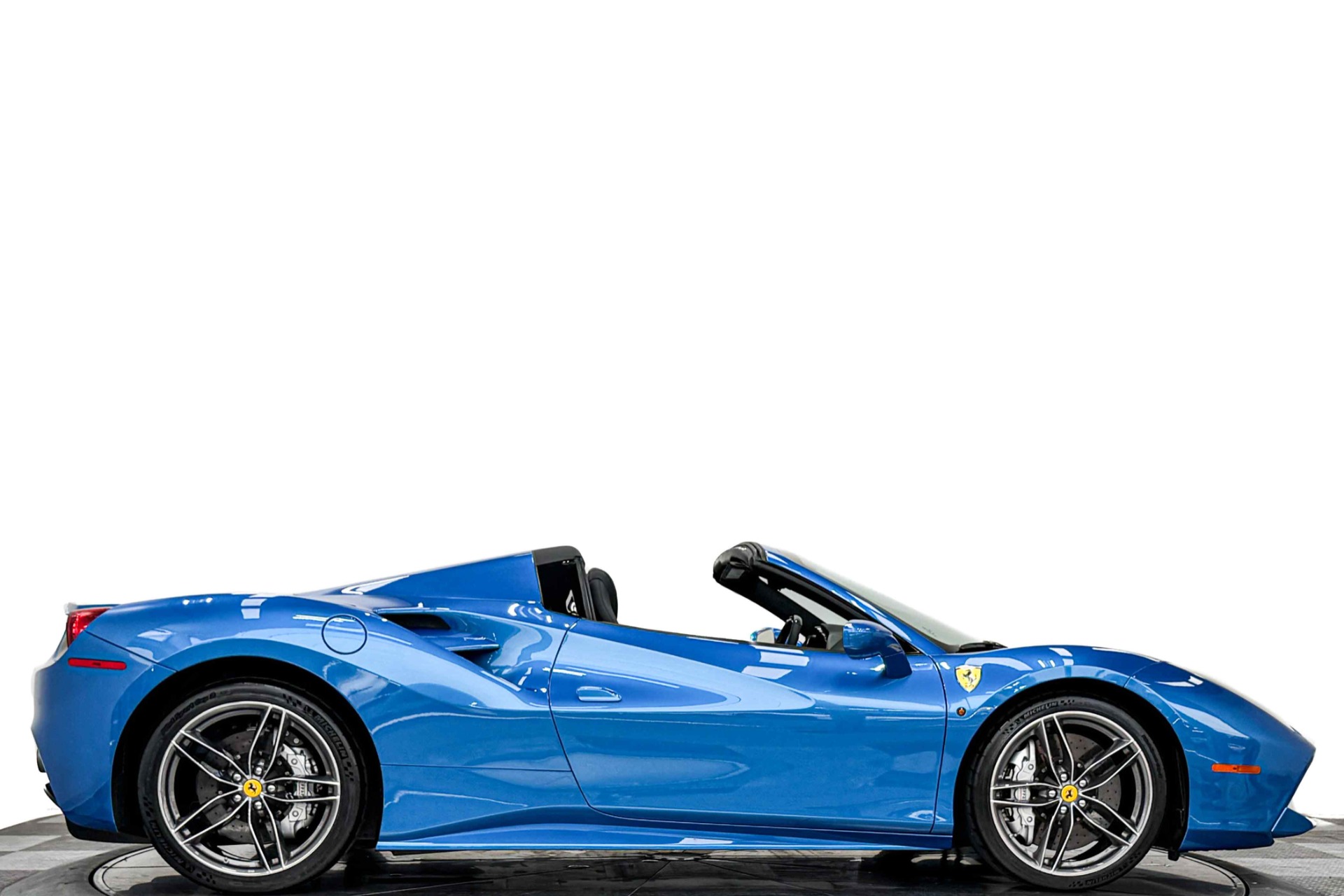 2018 Ferrari 488 Spider -Very Low Miles, Special Paint Color, Daytona Seats — photo 1 of 36