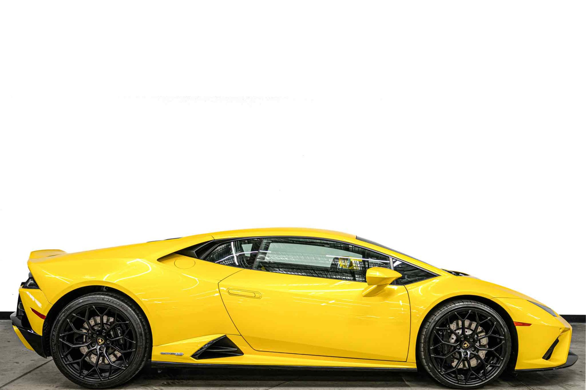 2021 Lamborghini Huracan EVO RWD -EVOTRIM Bicolor Interior, Forged Carbon Interior Package — photo 1 of 38