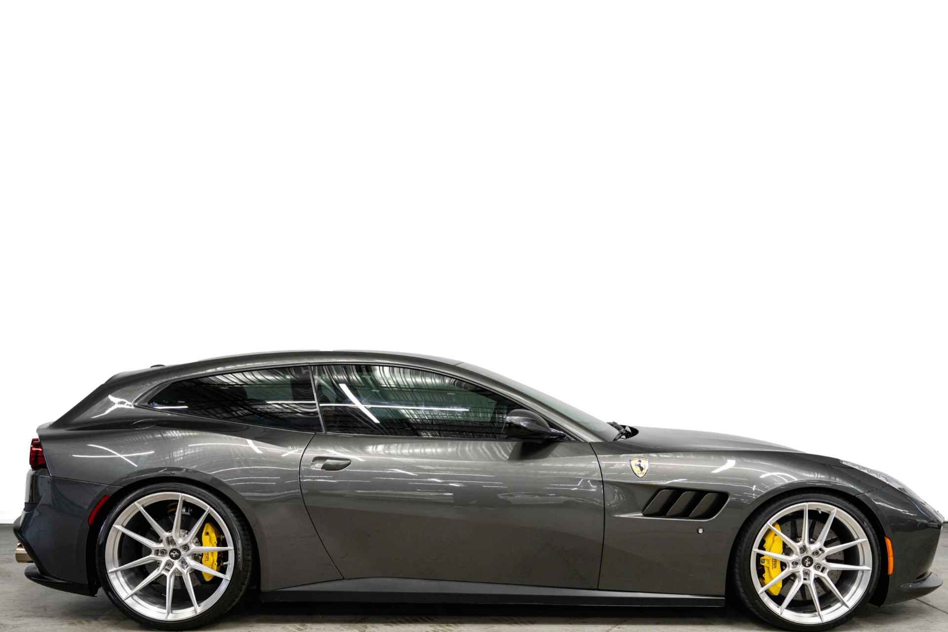 2018 Ferrari GTC4Lusso V12 -Ferrari Historical Color, Novitec Wheels — photo 1 of 42