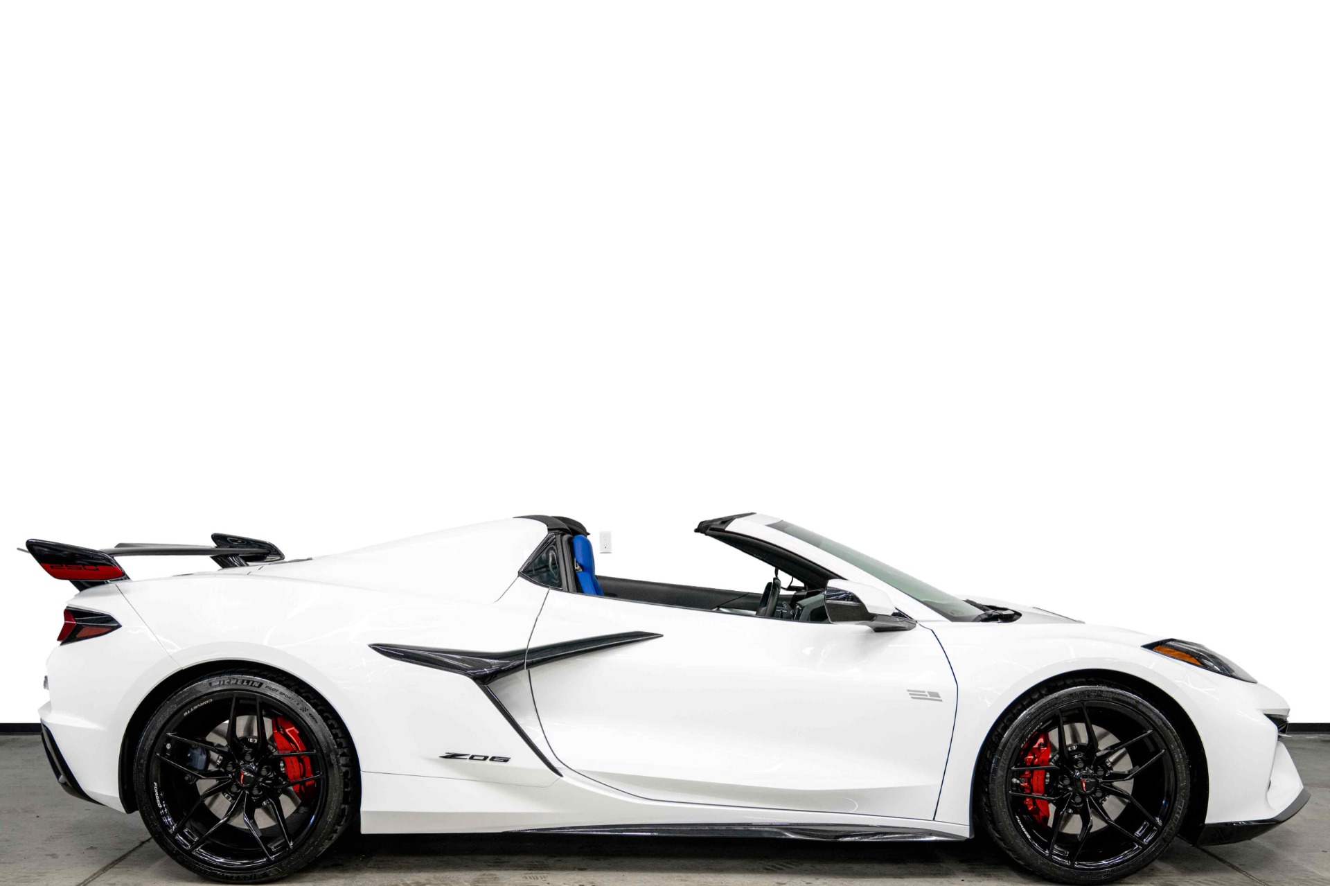 2026 Chevrolet Corvette Z06 Convertible -3LZ, Stars and Steel Edition, Carbon Fiber Interior Trim — photo 1 of 48