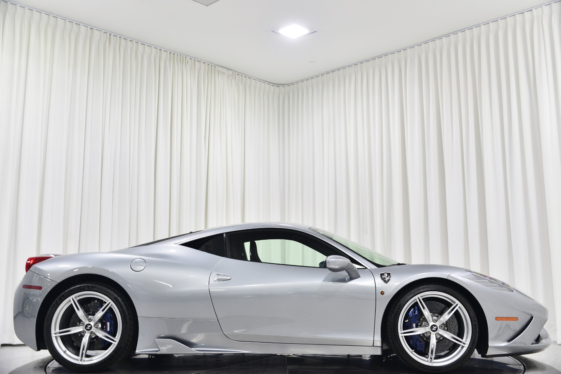 値下げ！Ferrari クリスタル Used 2013 Ferrari 458 Spider £POA 15,000 miles Grigio